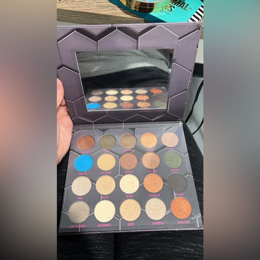 Barbarella eye shadow palette - never used - brand new